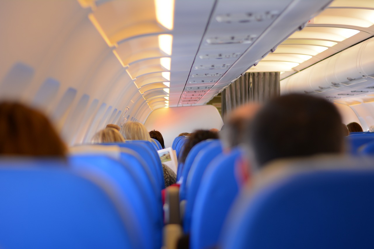 探索航空旅行的便捷之路，最新航班時刻表查詢服務(wù)助你輕松出行