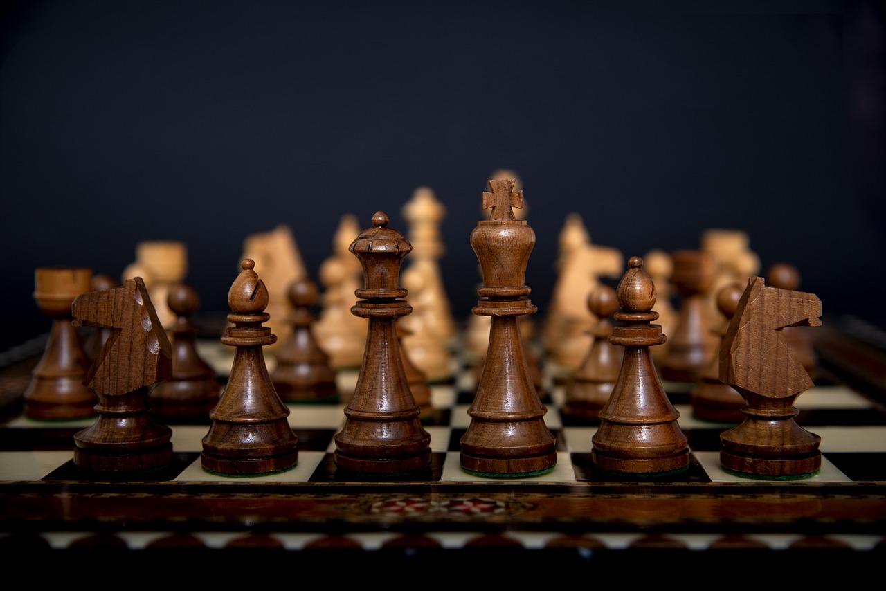 象棋比賽加油，勇往直前，棋逢對(duì)手，挑戰(zhàn)極限！