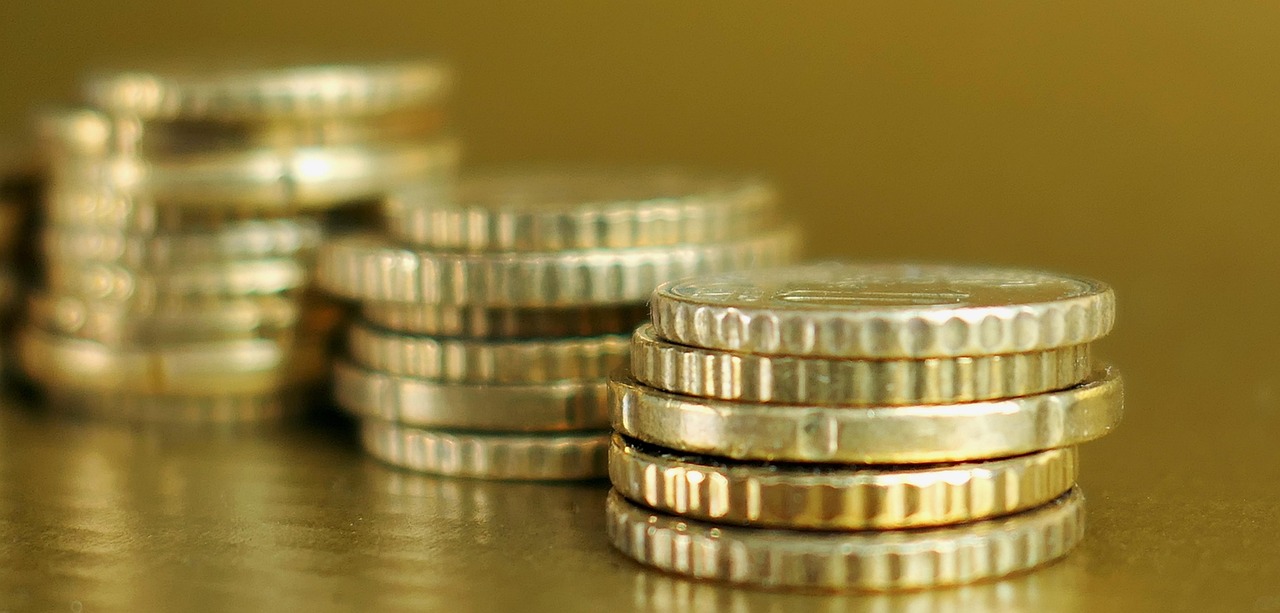 中國黃金價格表概覽，影響因素與實時價格解析